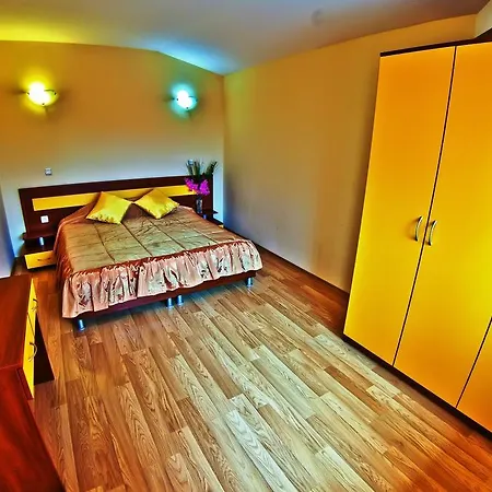 Madonna Tatil Evi