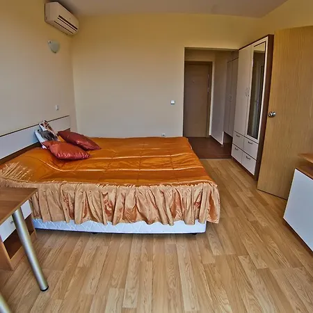 Madonna Altın Kumlar
