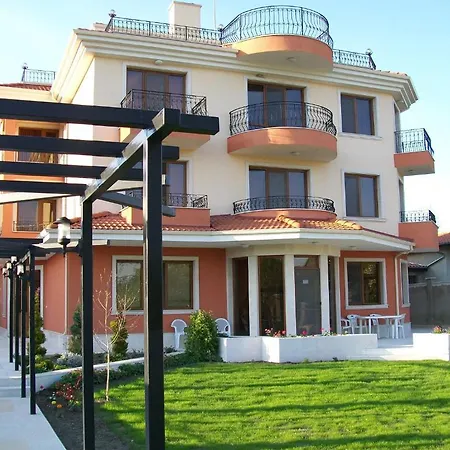 Madonna Tatil Evi *